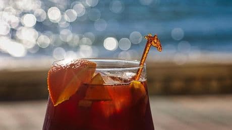 Tras el vino, la sangría y el vermú certifican que también están en crisis: su consumo cae un 20% en los hogares