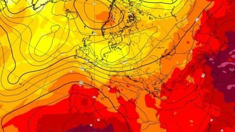 Caldo africano sull'Italia, è allerta afa: picchi fino a 35 gradi al Sud, tornano i bollini gialli e arancioni. Ecco da quando (e quanto durerà)