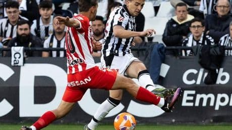 El Castellón adelanta al Sporting y se acerca a la salvación
