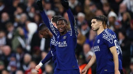 Proche du naufrage, le PSG se qualifie de justesse pour les demi-finales de la Ligue des champions