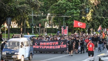Corteo di Genova Antifascista verso la sede di CasaPound