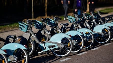 Velib’ augmente ses tarifs et met fin à la gratuité pour les trajets en vélo électrique de 190 000 abonnés