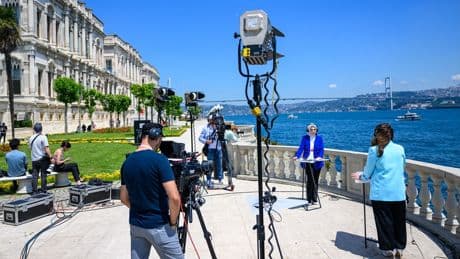 Ukraine-Verhandlungen in Istanbul: Beide Seiten stehen mit beiden Beinen im Krieg