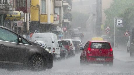 Aviso amarillo en cinco comunidades autónomas por lluvias y tormentas intensas