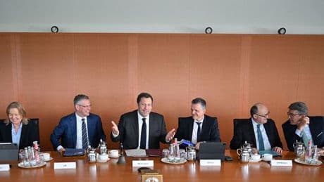 Finanzen: Kabinett soll Klingbeils Haushalt auf den Weg bringen