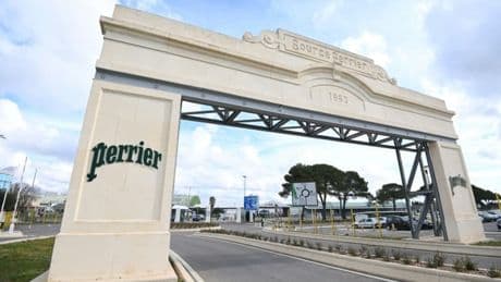 Eau de Perrier: le Sénat saisit la justice pour "faux témoignage" d'un dirigeant de Nestlé Waters
