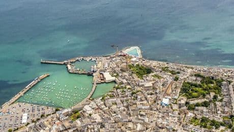 The little Cornwall seaside town named one of UK’s 7 best with a direct train from London