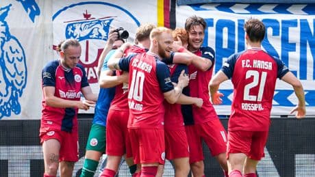 Aufholjagd geht weiter - Hansa schießt Sandhausen in Regionalliga