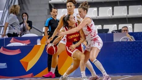 España arrolla a Polonia para acabar invicta la primera fase y se medirá a Grecia en octavos