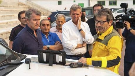 Feijóo, desde un puesto de mando en León, pide el despliegue del Ejército: "Estamos en una crisis nacional y queda lo peor"