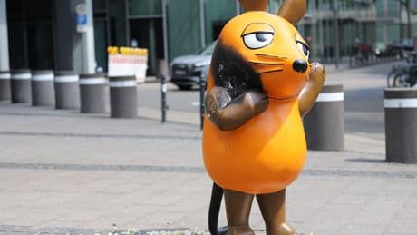 Leute: „Warum zündet jemand die Maus an?“