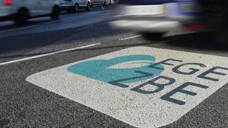 La etiqueta B ya no vale: 9 coches para evitar sanciones en la zona de bajas emisiones de Bilbao