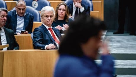 ‘Stel een tussenkabinet aan’
