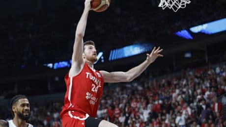 Una Turquía perfecta minimiza a Antetokounmpo y luchará por su primer título europeo