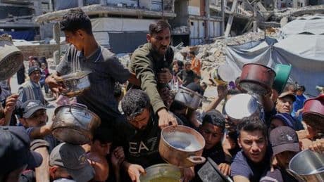 A Gaza, bombardée et affamée par le siège israélien, « la population impuissante supporte l’insupportable »