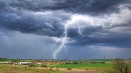 Météo du vendredi 13 juin : 17 départements de l’Ouest placés en vigilance orange