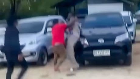 Shocking footage shows Brit beaten up by crowd holding weapons in Bali after he allegedly punched cabbie in the face