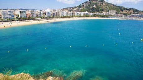 El municipio de Girona con playa donde los pisos de 80 metros cuadrados cuestan menos de 178.000 euros