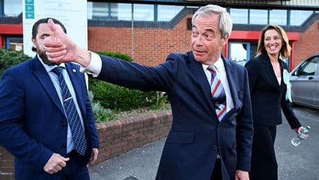 "Farage tiene razón, no votes por él": cómo la política británica ha girado hacia la extrema derecha