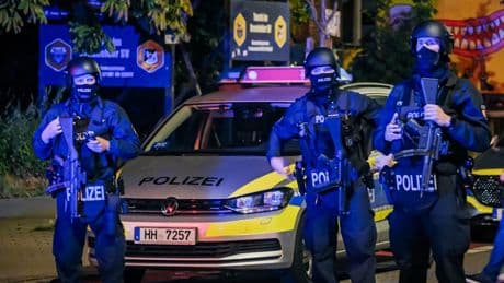 Großeinsatz in Hamburg - Schussopfer schleppt sich zur Abi-Feier