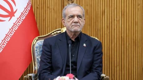 Nahost: Irans Präsident Peseschkian bei israelischem Luftangriff verletzt