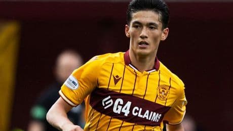 Motherwell star is happy to be in the dark about St Mirren