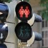 Als Zeichen gegen Queerfeindlichkeit: Bremer Grünen möchten Ampeln mit queeren Pärchen