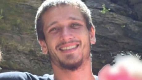 'Devoted' father dies in front of his children in tragic Muriwai Beach accident