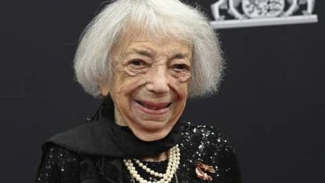 Addio a Margot Friedländer, sopravvissuta all'Olocausto. Aveva 103 anni