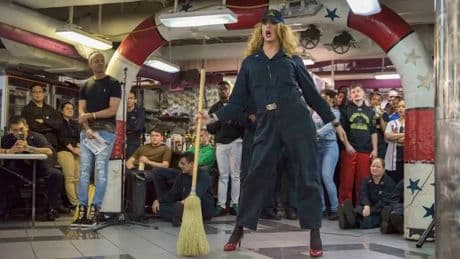 US-Admiral Donnelly verliert Kommando: Stecken Drag-Auftritte dahinter?
