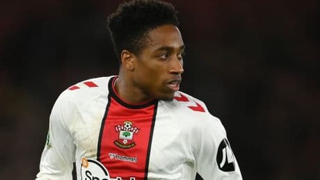 Kyle Walker-Peters: Full-back in talks with West Ham after snubbing Besiktas medical