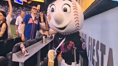 Mr. Met hilariously leans into his viral Lumineers concert fall with bandages and a sling