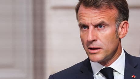 Guillaume Tabard : «Après la chute de François Bayrou, la course contre la montre d’Emmanuel Macron»