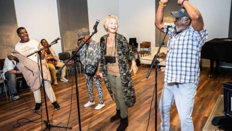 In Paradiso treden musici met „maatschappelijke kwetsbaarheden” op: ‘Met de band laat ik mezelf weer zien aan de wereld’