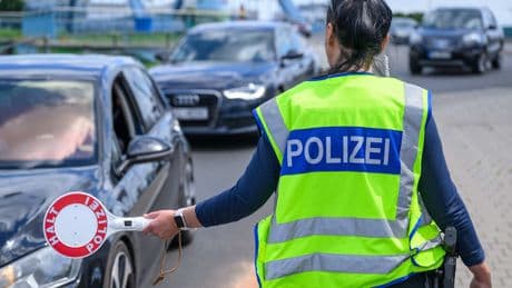 Voraussetzung: Sie sollten nicht weiß sein! - Linkes Netzwerk sucht Kläger gegen Grenzkontrollen