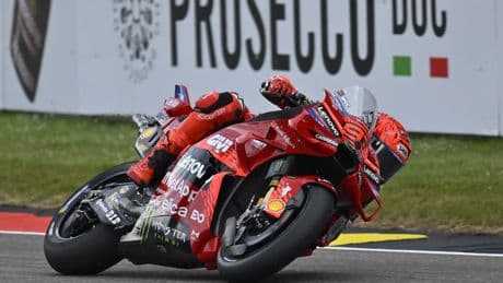 Marc Márquez suma una nueva &#039;pole&#039; bajo la lluvia de Sachsenring