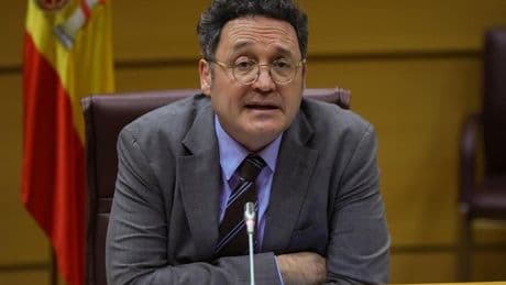 García Ortiz lleva la silla eléctrica de la Fiscalía General al escenario más insólito