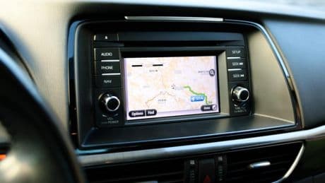 Avisar de controles en redes puede salir caro: la DGT advierte de sanciones y riesgos para la seguridad vial
