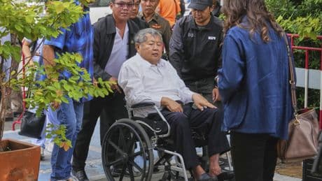 Un magnate de la construcción tailandés se entrega tras el colapso de un rascacielos durante un terremoto en Bangkok
