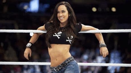 AJ Lee Returns On WWE SmackDown And Mauls Becky Lynch
