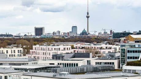 Banken-Gipfel: Neuer Wettbewerber auf dem deutschen Markt: Digitalbank von JP Morgan startet 2026