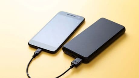 Powerbank'lere yasak geliyor... Bakan Uraloğlu açıkladı