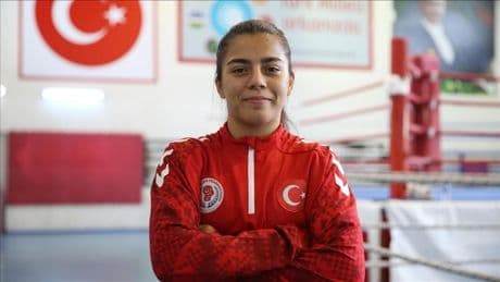 Milli boksör Simge Bekler madalya peşinde