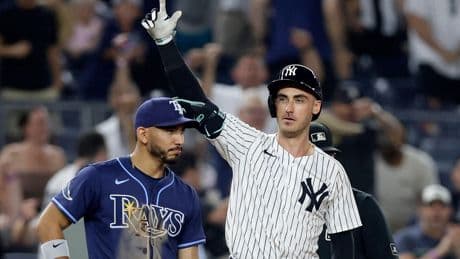 De opmerkelijkste transfer ooit? Honkballer José Caballero stapt tijdens MLB-duel over naar tegenstander