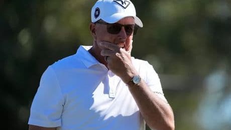 Red faced Phil Mickelson rinsed as LIV Golf star left munching humble pie after social media howler