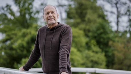 Ron Boszhard is gepokt en gemazeld na dertig jaar televisie: ’Ik werd een fatshamer genoemd’