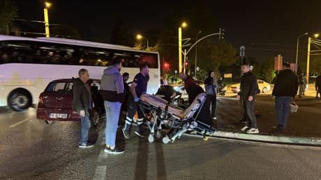 Bursa'da taksi ile otomobil çarpıştı: Kazada 7 kişi yaralandı