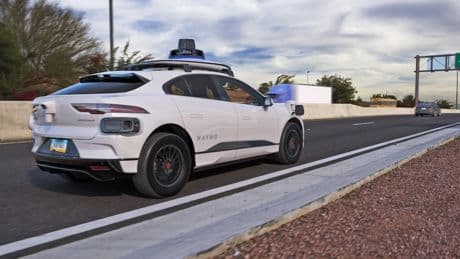 Waymo schränkt Fahrdienst wegen Anti-Trump-Protesten ein