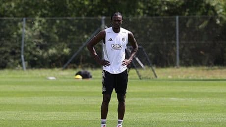 Tammy Abraham'dan antrenmanda şık gol! Orta sahadan...