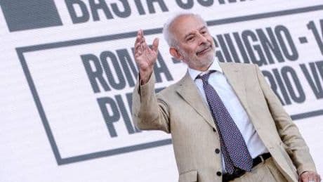 Gad Lerner fischiato sul palco della manifestazione pro-Gaza